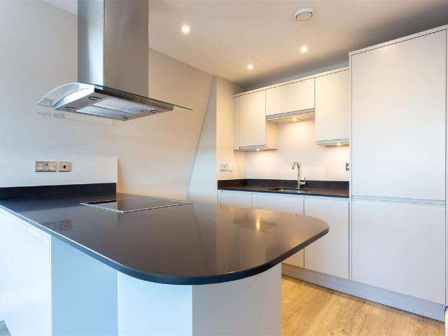 Studio for rent in Row Town, Surrey