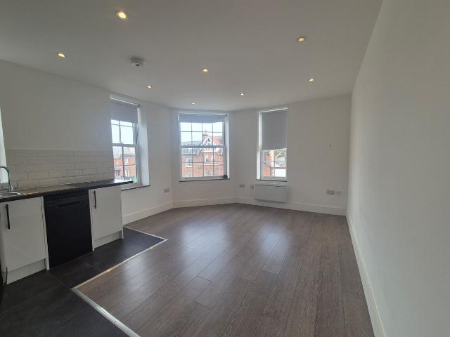 Apartment for rent in Woodcote, Epsom