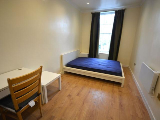 Apartment for rent in Woodcote, Epsom