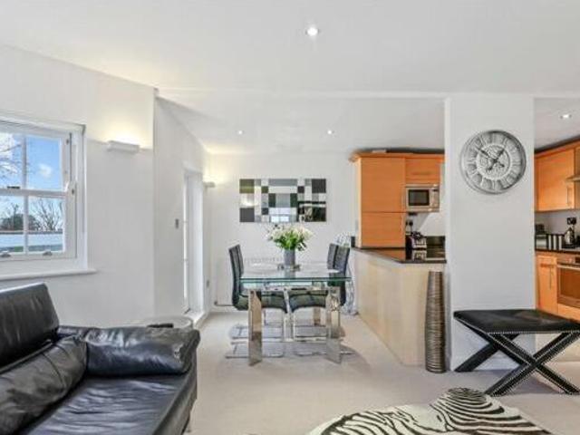 House for sale in Lower Green Esher, Blackhills