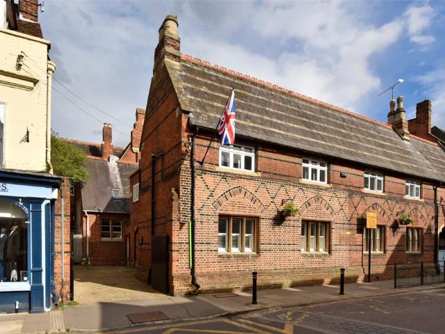 House for rent in Eton
