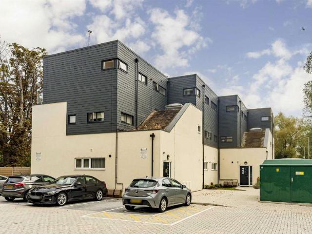 Apartment for rent in London Borough of Hounslow, Feltham