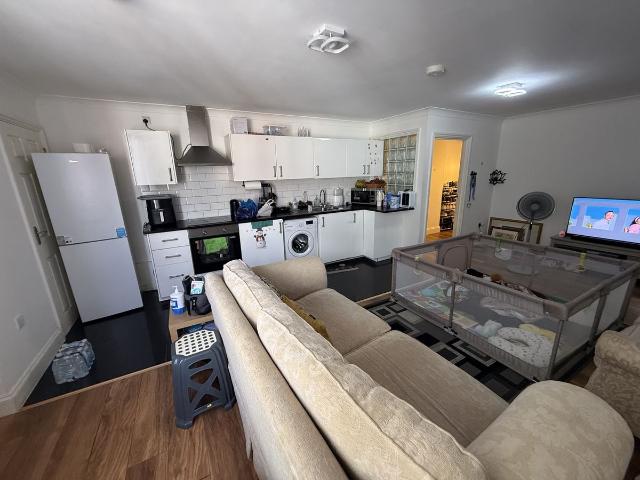 Apartment for rent in Brompton, Gillingham