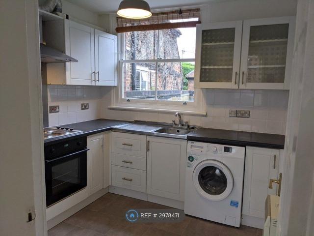 Apartment for rent in Holloway Hill, Fole