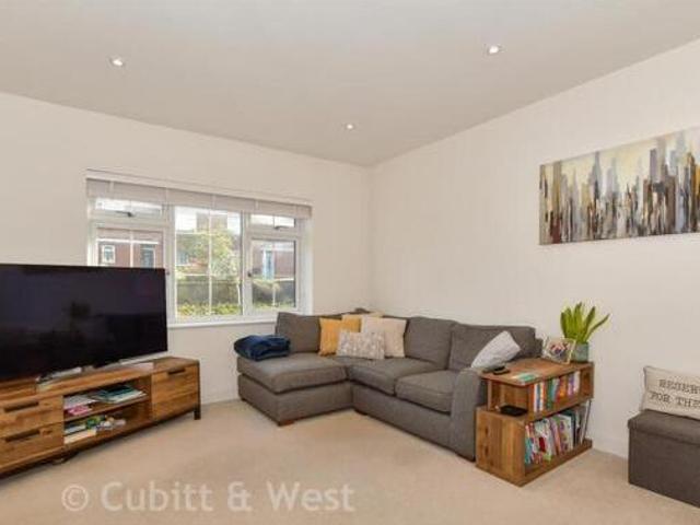 House for sale in Hillview, Surrey