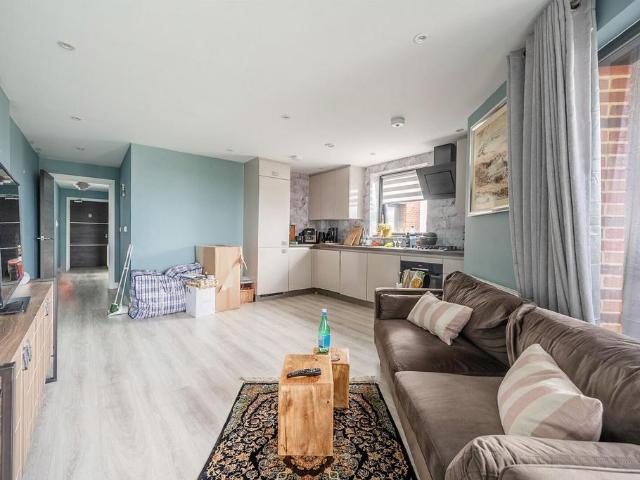 House for rent in Wealdstone, Greater London