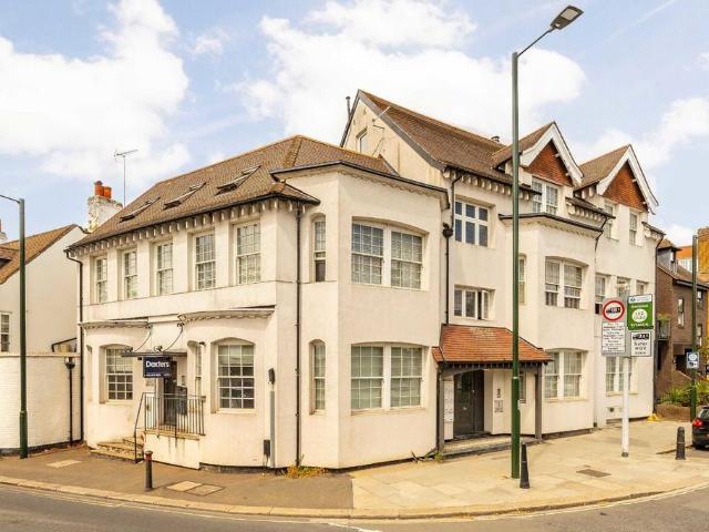 Apartment for rent in Hampton, Greater London