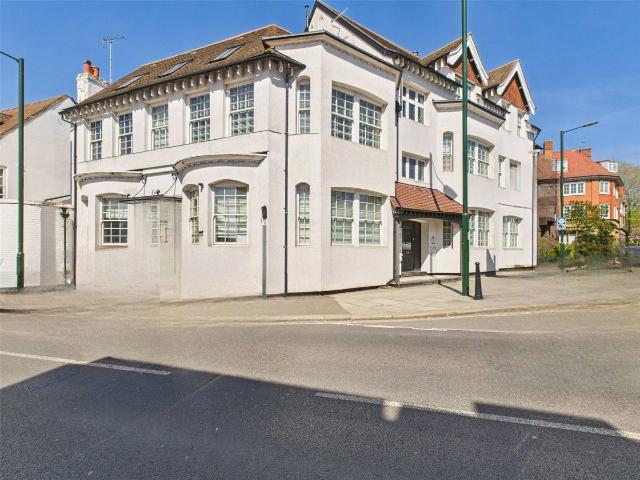 Apartment for rent in Hampton, Greater London