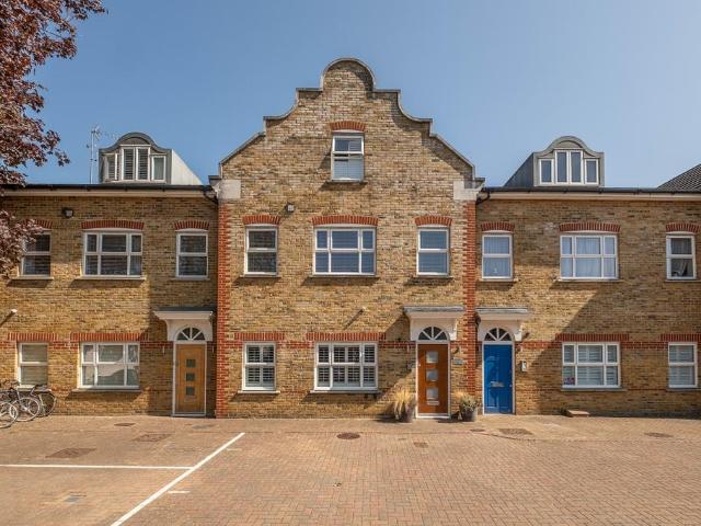 House for rent in Hampton Hill, Greater London