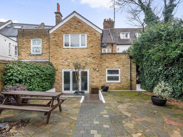 Apartment for rent in London Borough of Richmond upon Thames, Greater London