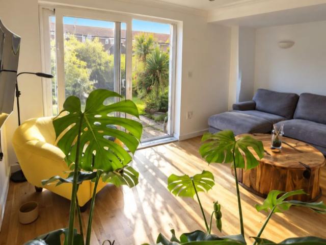 House for rent in Slaugham, Perryfields