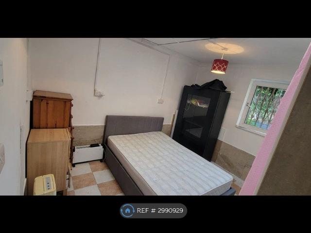 Studio for rent in Harlesden, Greater London