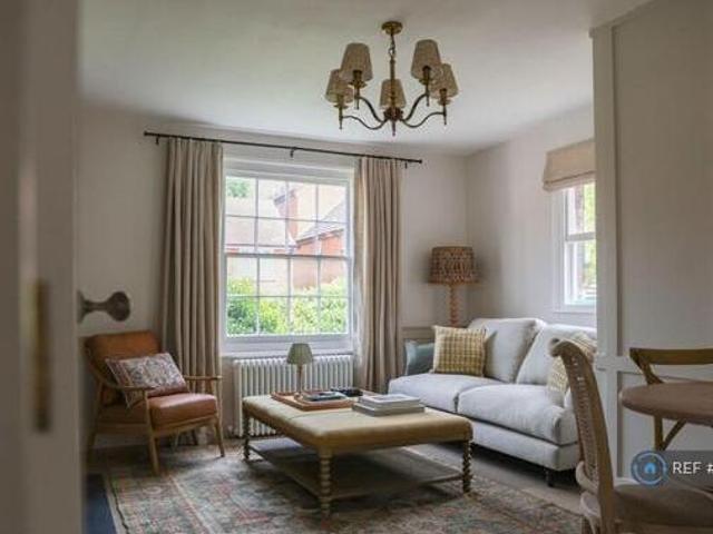 House for sale in Hatching Green, Five Acres