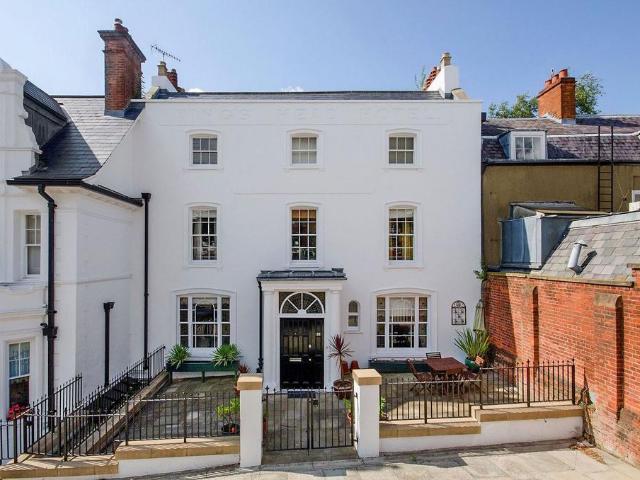 Apartment for rent in Harrow On The Hill, Greater London