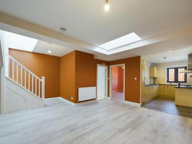 House for sale in Fole, Surrey