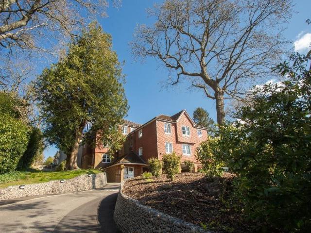 Apartment for rent in Cross In Hand, East Sussex