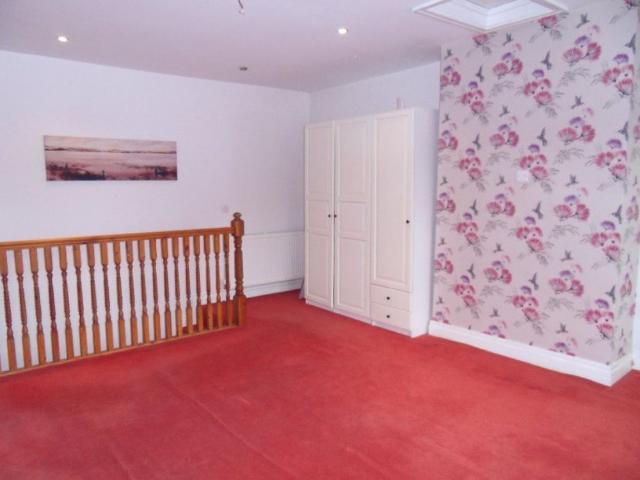 House for rent in Heckmondwike, Healey