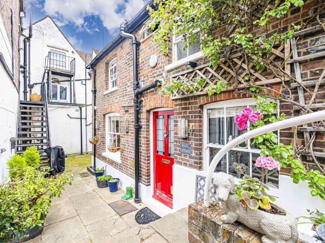 House for rent in Old Town, Dacorum