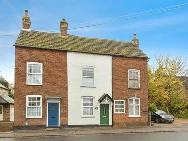 House for sale in Henlow, Bedfordshire