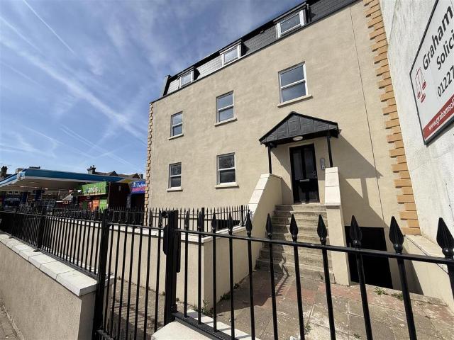 Apartment for rent in Oxenden, Canterbury