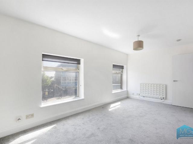 Studio for rent in High Barnet, Isle Of Man