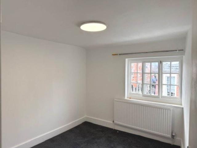 Apartment for rent in Daws Hill, Cressex