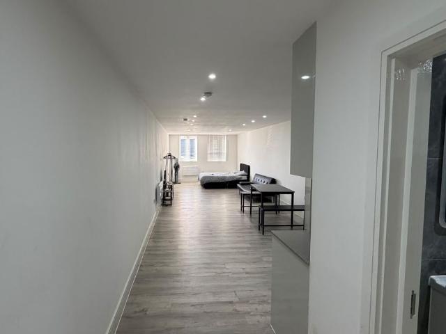 Studio for rent in London Borough of Hounslow, Greater London
