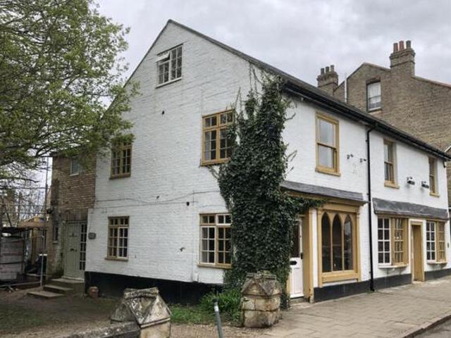 House for sale in Huntingdon