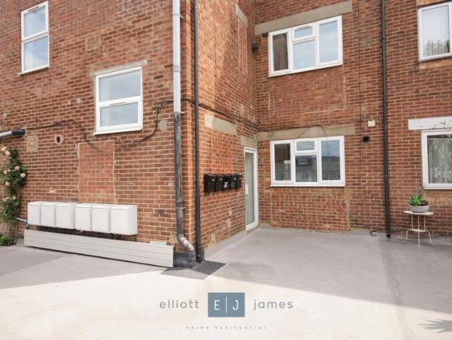 Apartment for rent in Barkingside, Greater London