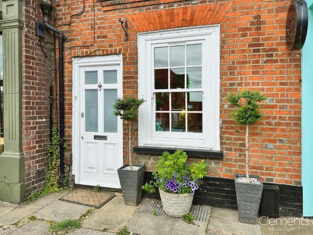 House for rent in Pouchen End, Hertfordshire