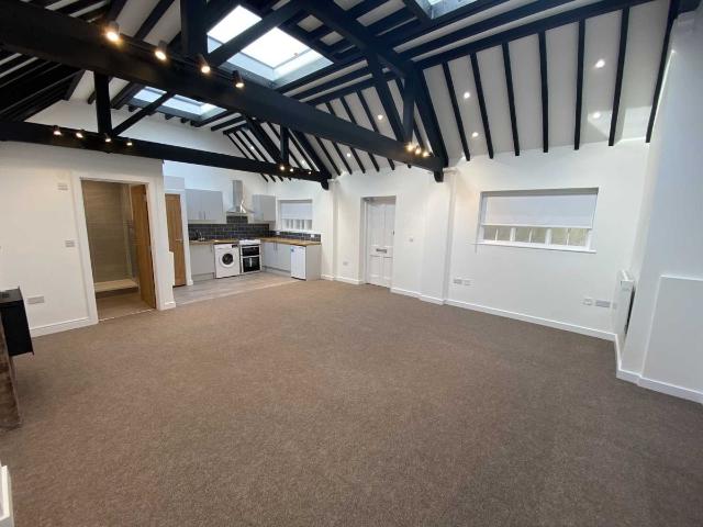 Studio for rent in Pouchen End, Hertfordshire
