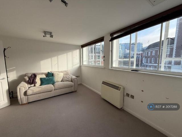 Apartment for rent in Norbiton, Greater London