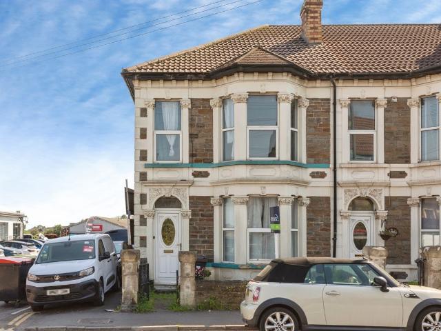 Apartment for rent in Kingswood