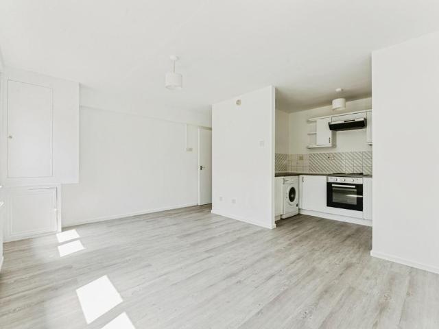 Apartment for rent in Plaistow, Greater London