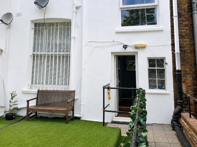 Apartment for rent in London Borough of Croydon, South Norwood