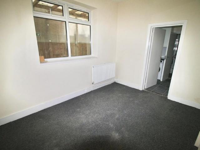 Apartment for rent in Manor Park, Greater London