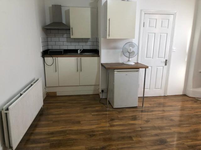 Studio for rent in Plashet, Greater London