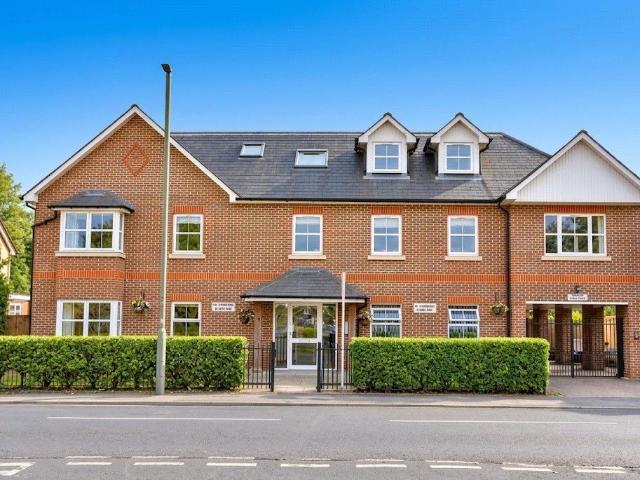 Apartment for rent in Old Woking, Woking