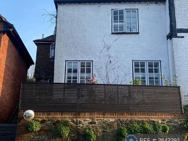 House for rent in Oxted, Hillview