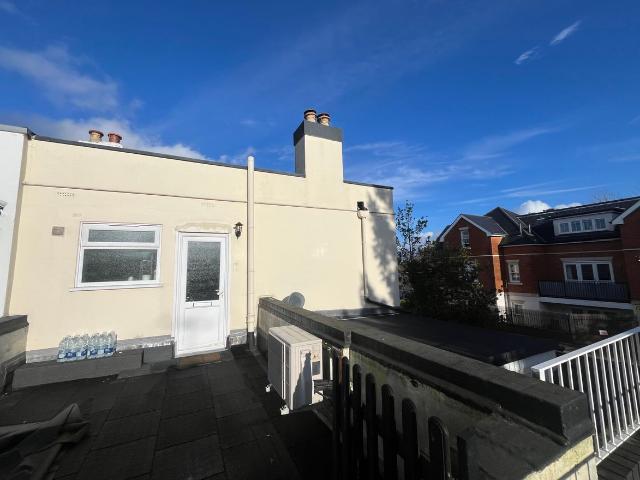 Apartment for rent in Sandown Park, Kent
