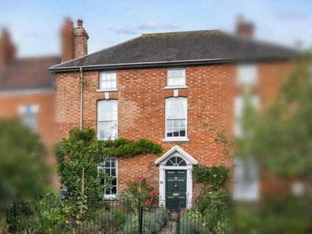 House for sale in Crookhill, Worcestershire