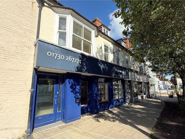 Apartment for rent in Causeway, East Hampshire
