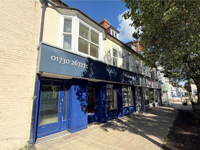 Apartment for rent in Causeway, East Hampshire