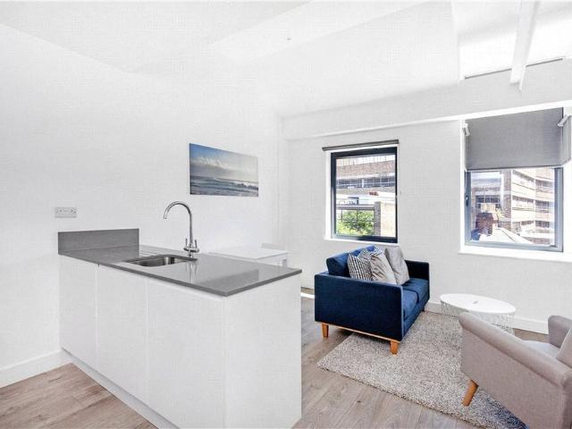 Apartment for rent in London Borough of Croydon, Purley