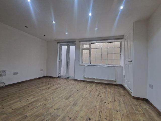 Apartment for rent in Chilton, Acol