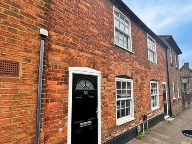 House for sale in Hatching Green, Five Acres