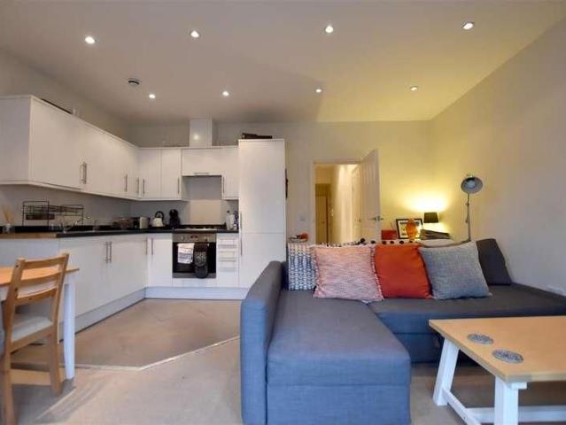 Apartment for rent in Reigate, Reigate and Banstead