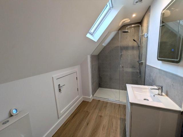 Room for rent in Reigate, Reigate and Banstead
