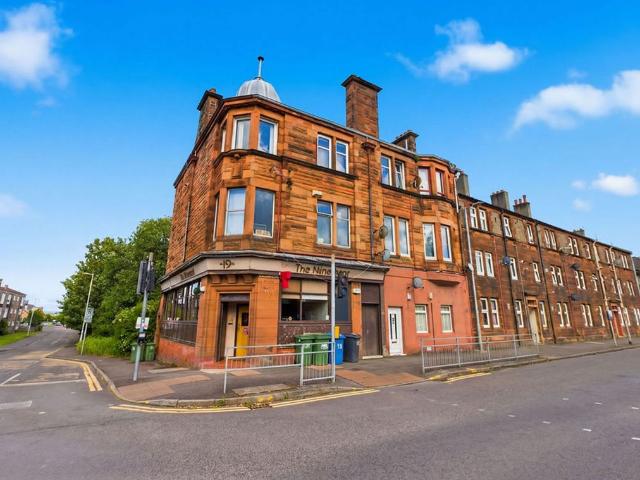 Apartment for rent in Dean Park, Renfrew