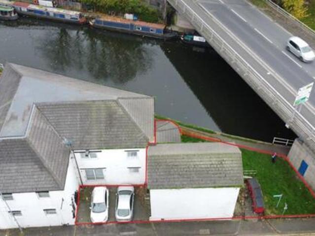House for sale in Halton
